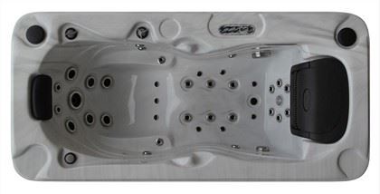 Mała wanna z hydromasażem